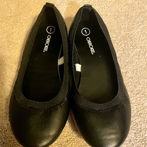 Girls black shoes
